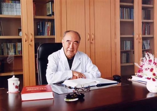 国医大师吴咸中：中西医结合治疗急腹症的专家